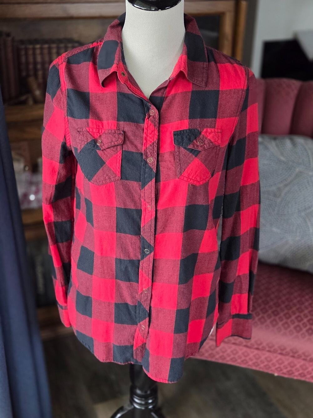 Arizona Jean Co Buffalo Plaid Flannel Shirt Womens Small Red Black cozy fall top